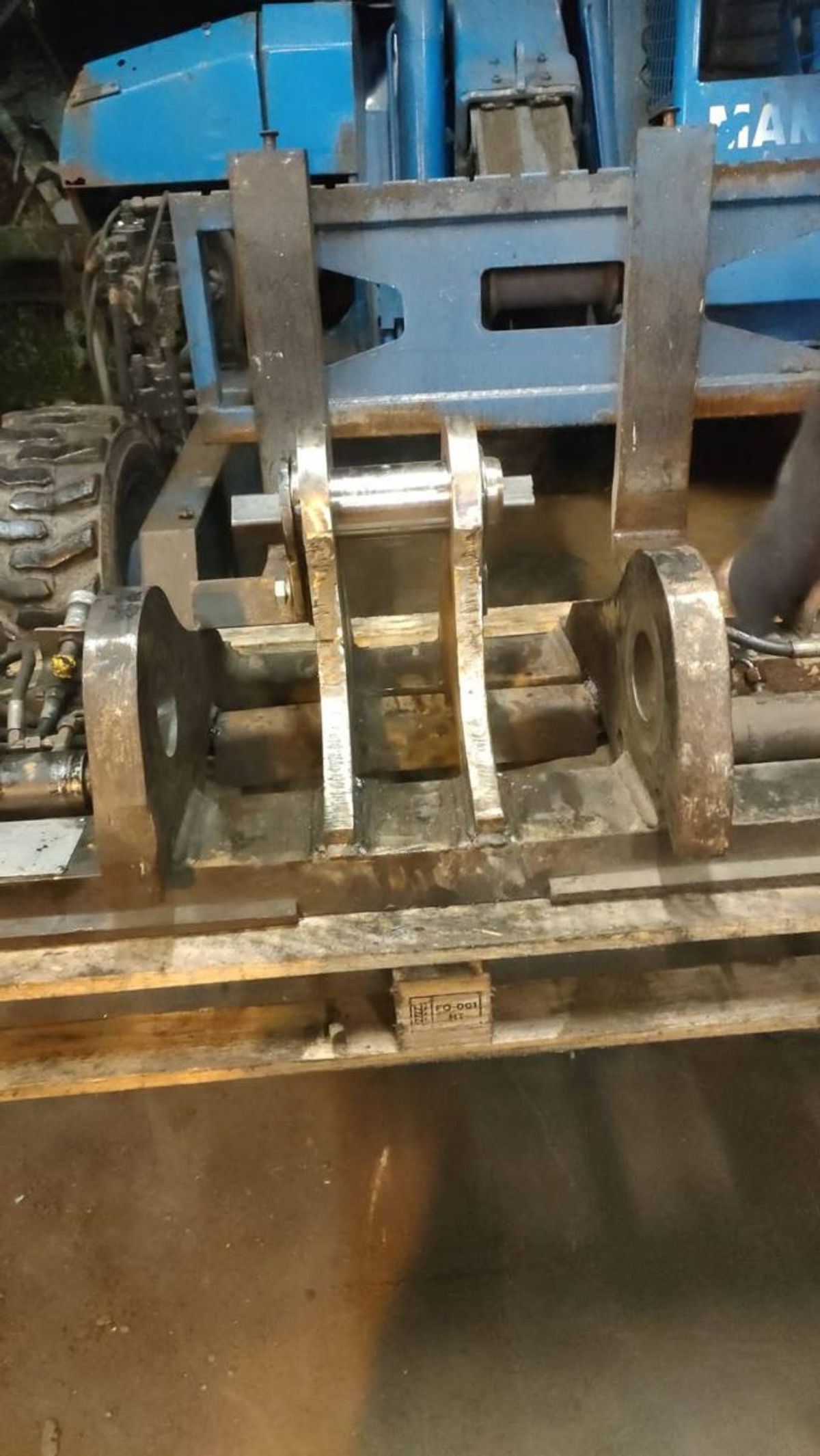 JCB TM telehandler headstock with new steel lugs welded on