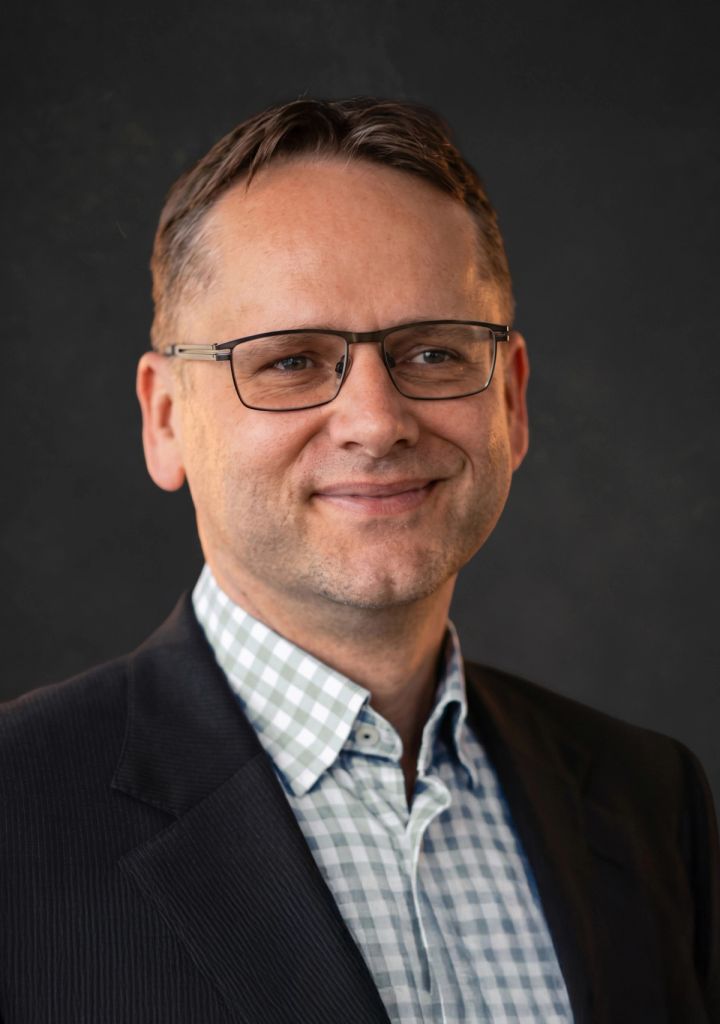 Steven Bakker