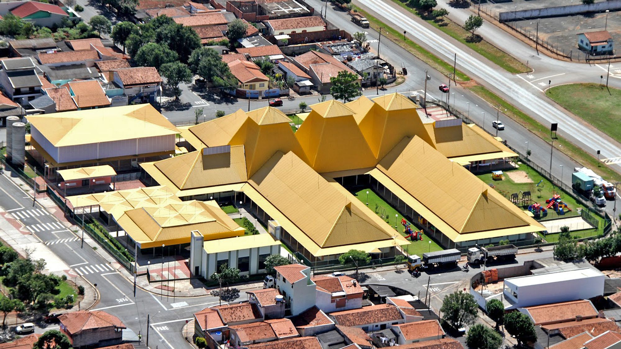 vista aérea da escola Santa Rita