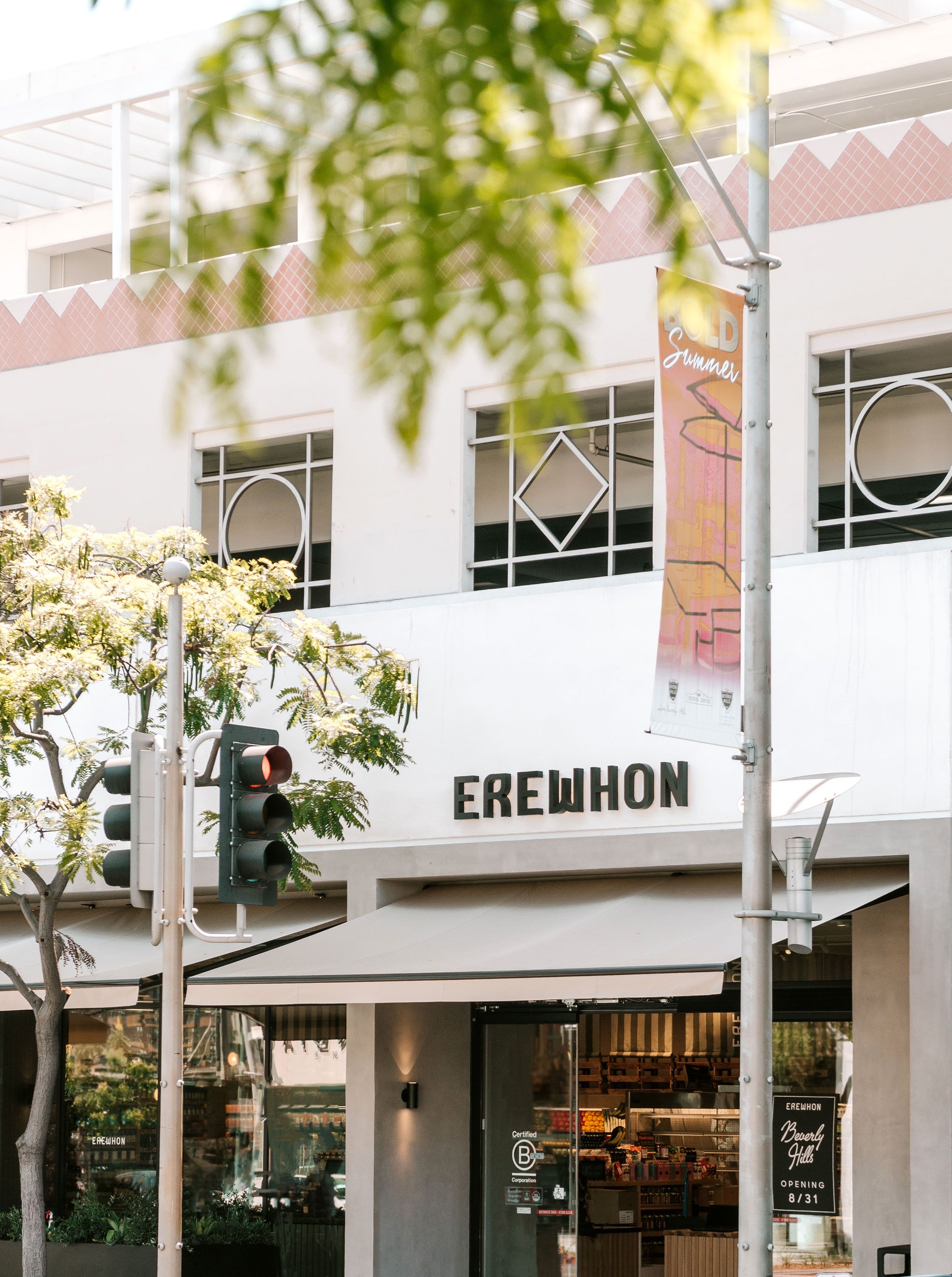 A picture of Erewhon's store front in Beverly Hills.