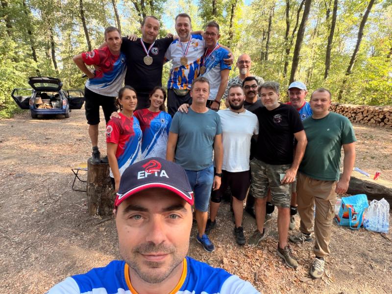 Zajednička fotografija učesnika takmičenja sa medaljama