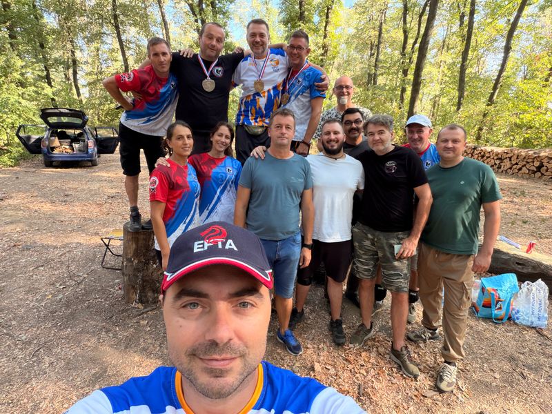 Zajednička fotografija učesnika takmičenja sa medaljama