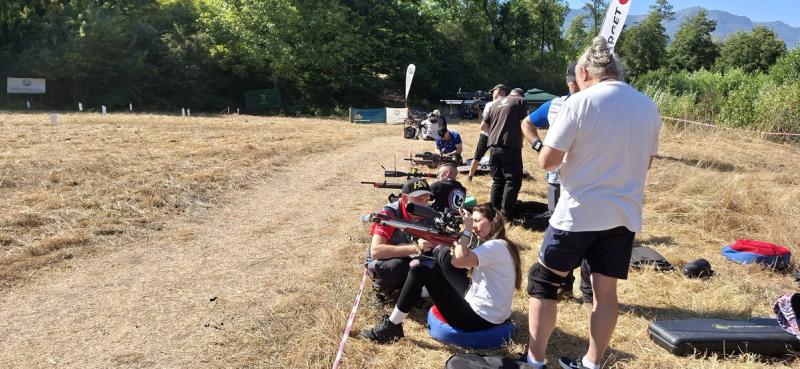 Podešavanje pušaka na zero range-u dan pred takmičenje