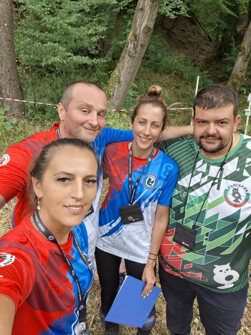 Selfi takmičara Srbije i prijatelja sa staze
