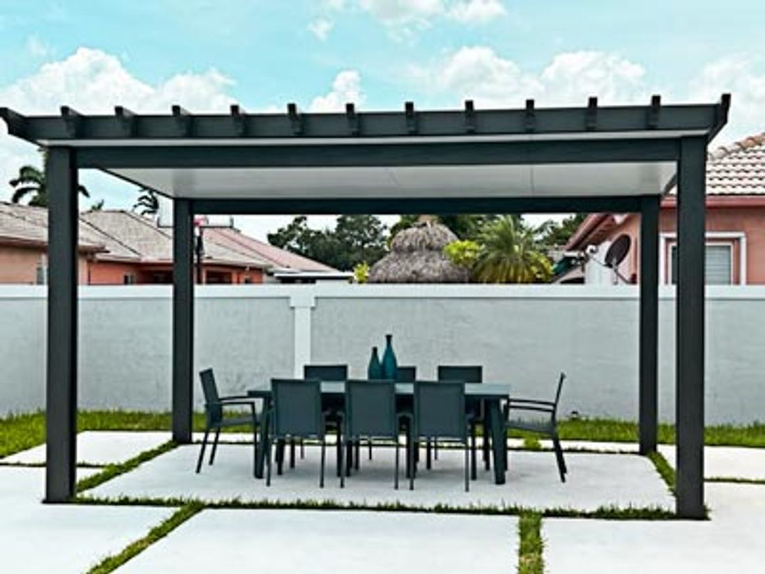 Aluminum pergola in Coral Gables, Miami-Dade — hurricane and wind load performance in South Florida
