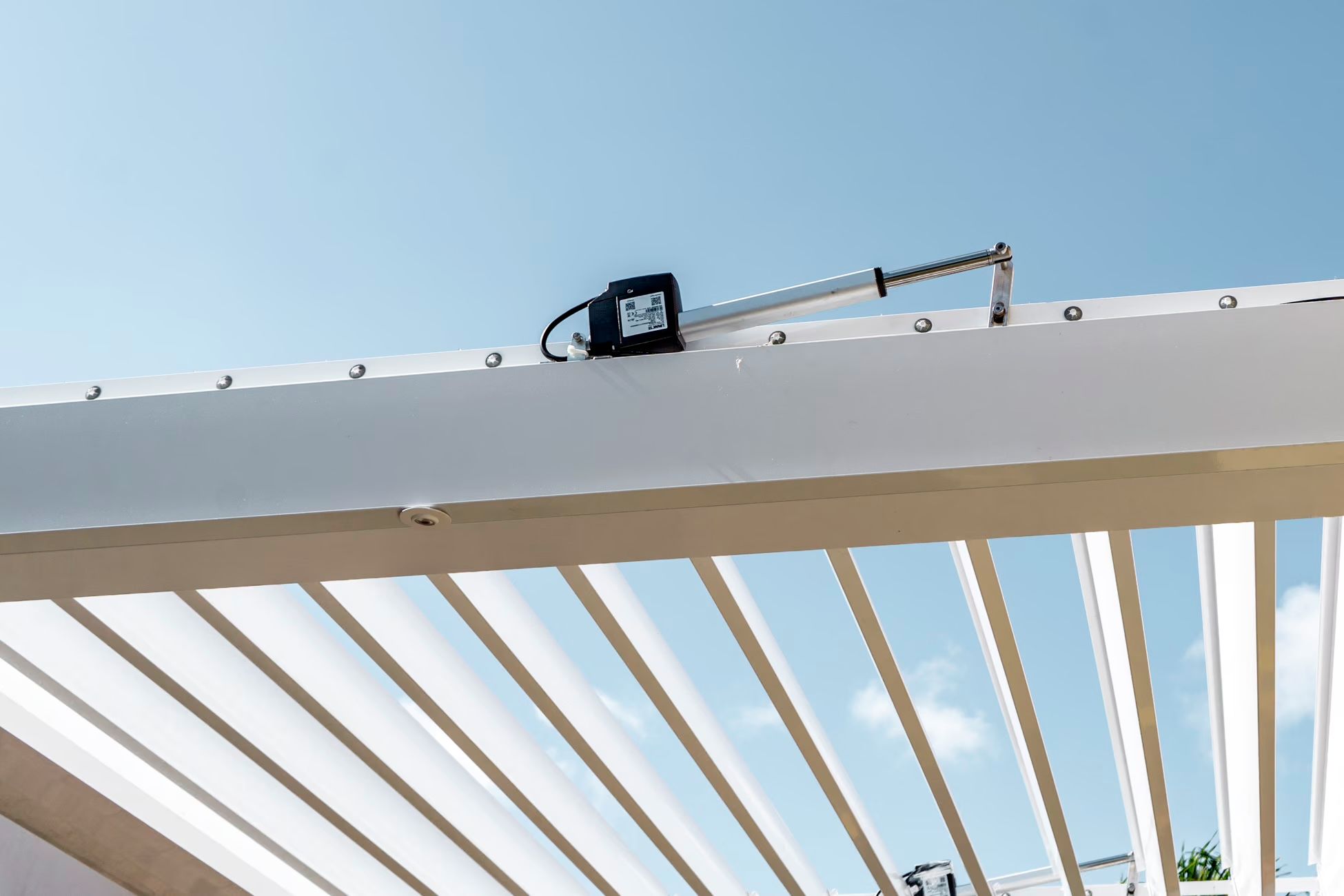 louvered pergola patio cover miami, patio cover miami florida, louvered patio roof miami dade broward