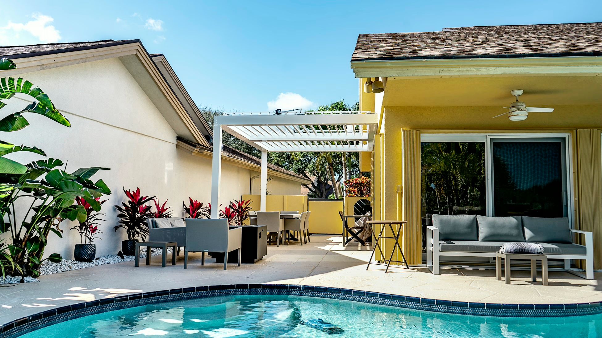 louvered pergola design miami florida, pergola design south florida, modern louvered pergola miami