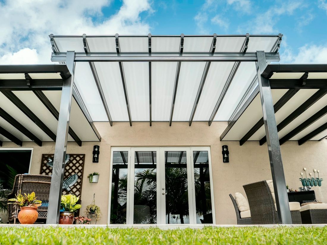Aluminum pergola in Palmetto Bay, Miami-Dade — comparing pergolas and patio covers in South Florida