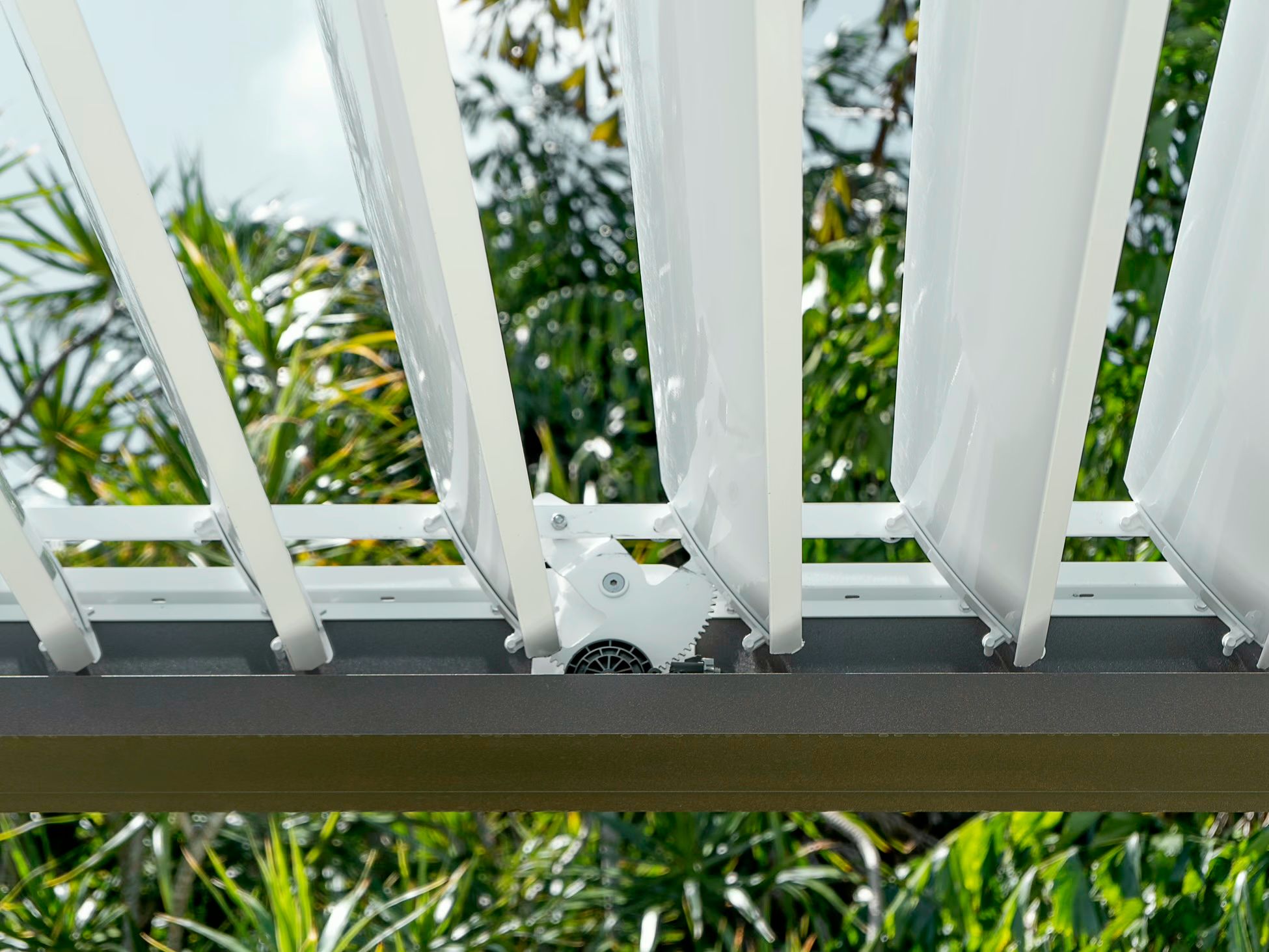 motorized louvered pergola miami fl, louvered pergola miami florida, motorized pergola south florida contractor