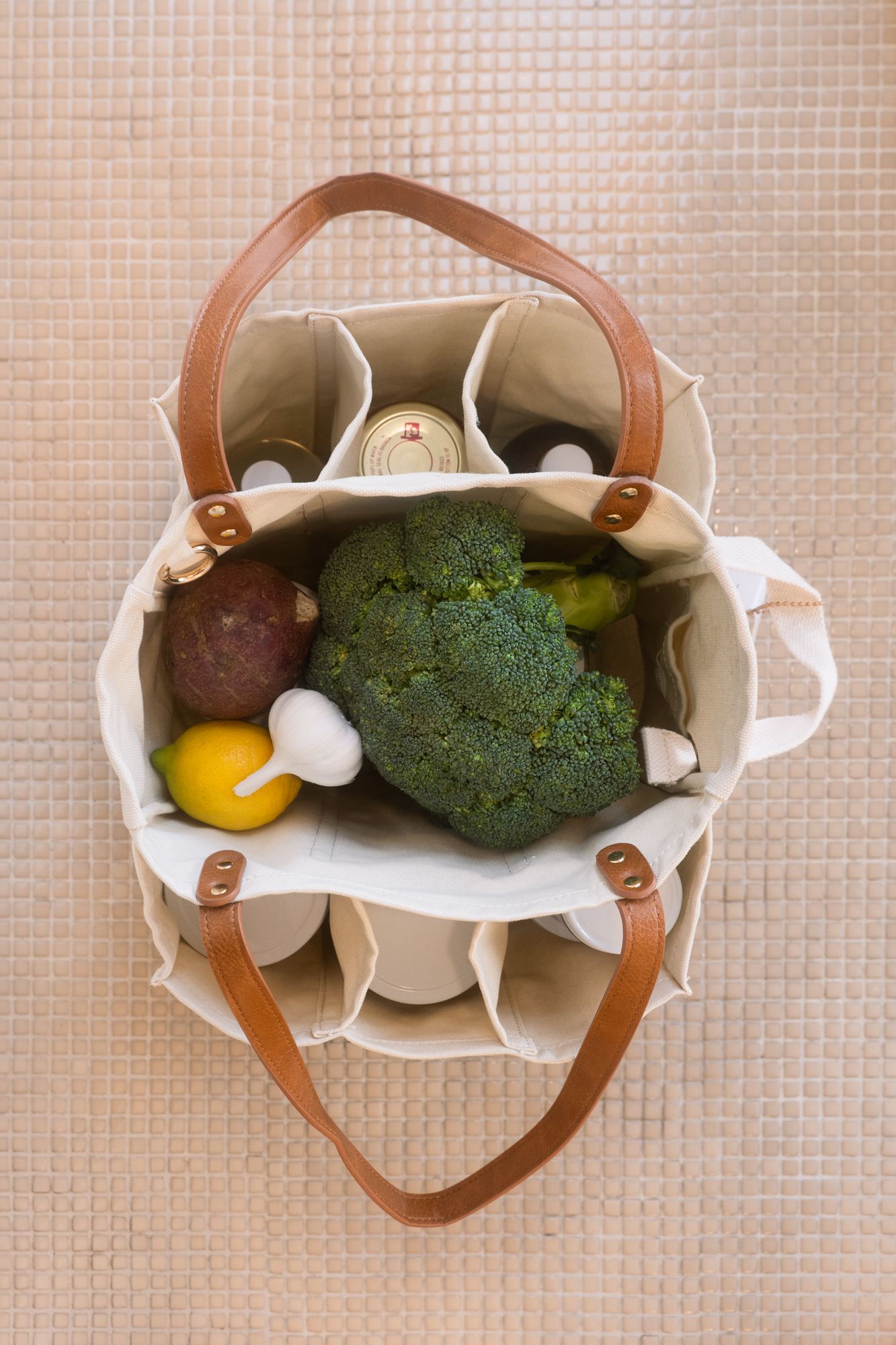 Curious to hear your favorite refill tips? Our Market Tote is perfect for all your jars and veggies.