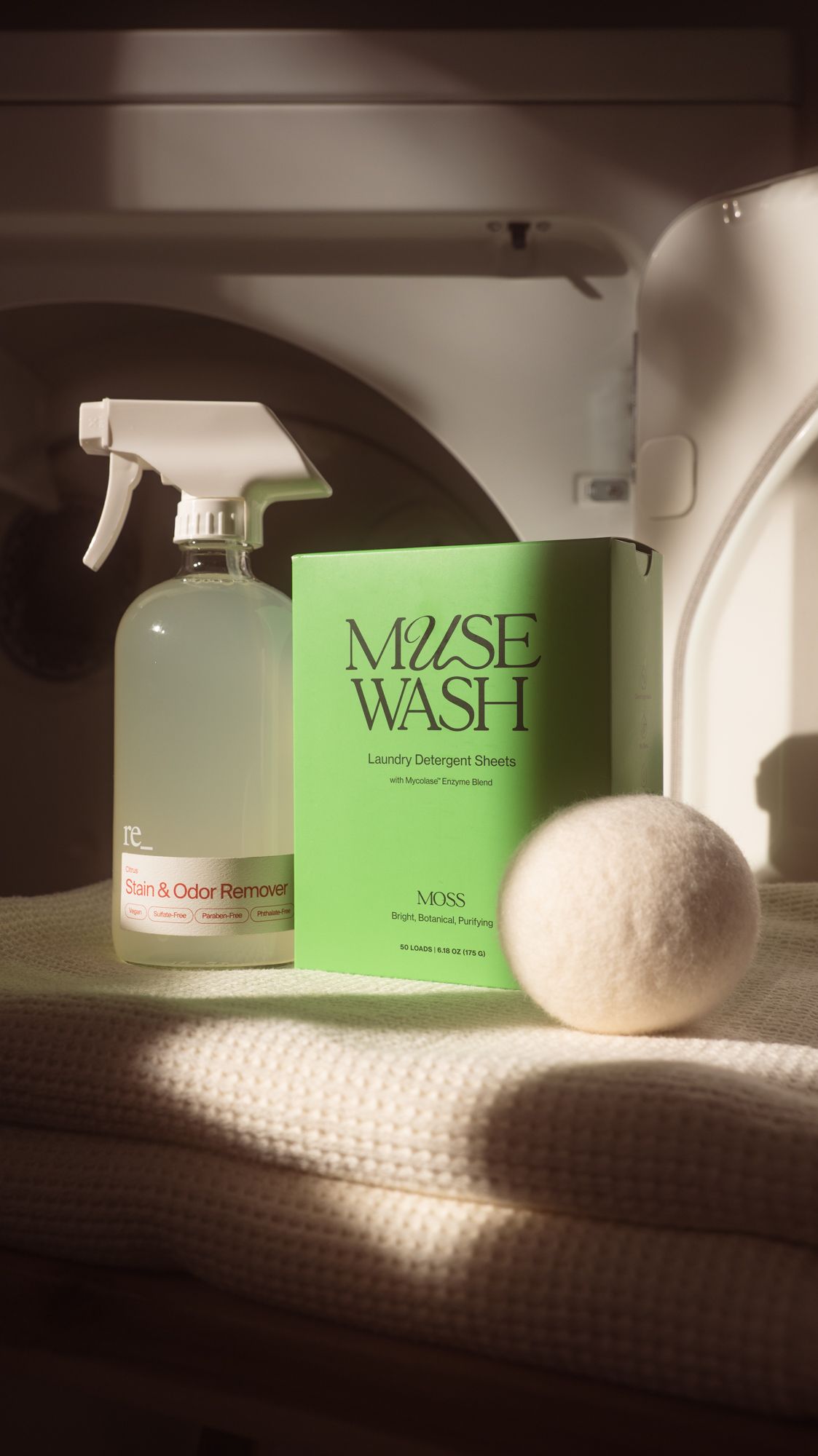 Do some laundry, call it a productive day 🧺 A definitive guide to clean, sustainable laundry just hit the blog. In it, we answer q’s like: ✧ What makes the laundry room such a nexus for toxins and waste? ✧ What’s really going on with microfibers, and should we care? ✧ What are some genius tips for keeping clothes intact (and fresh) for longer? Head to our site to read the blog and stock up on all your nontoxic laundry needs.