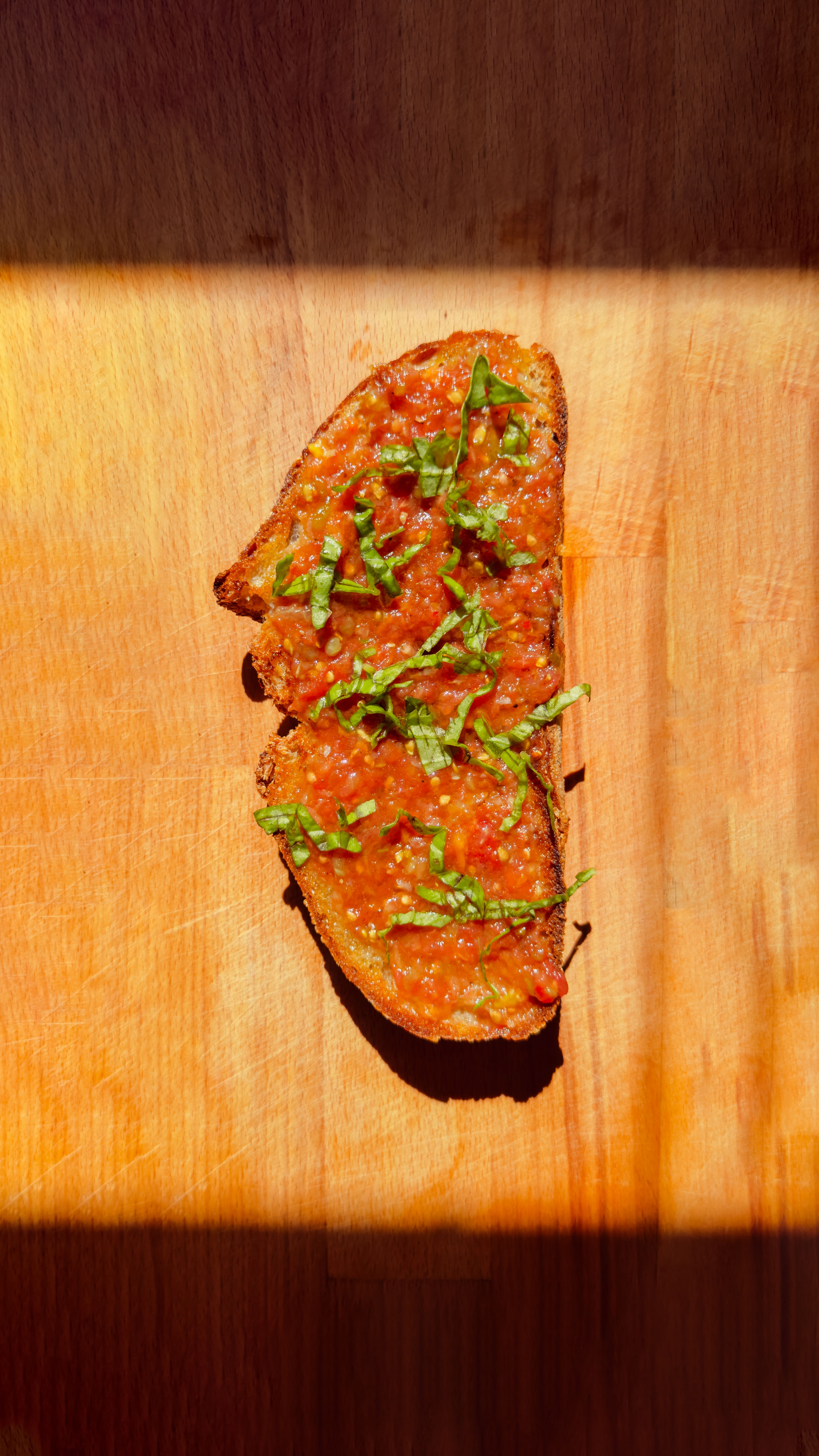 bread with tomato 