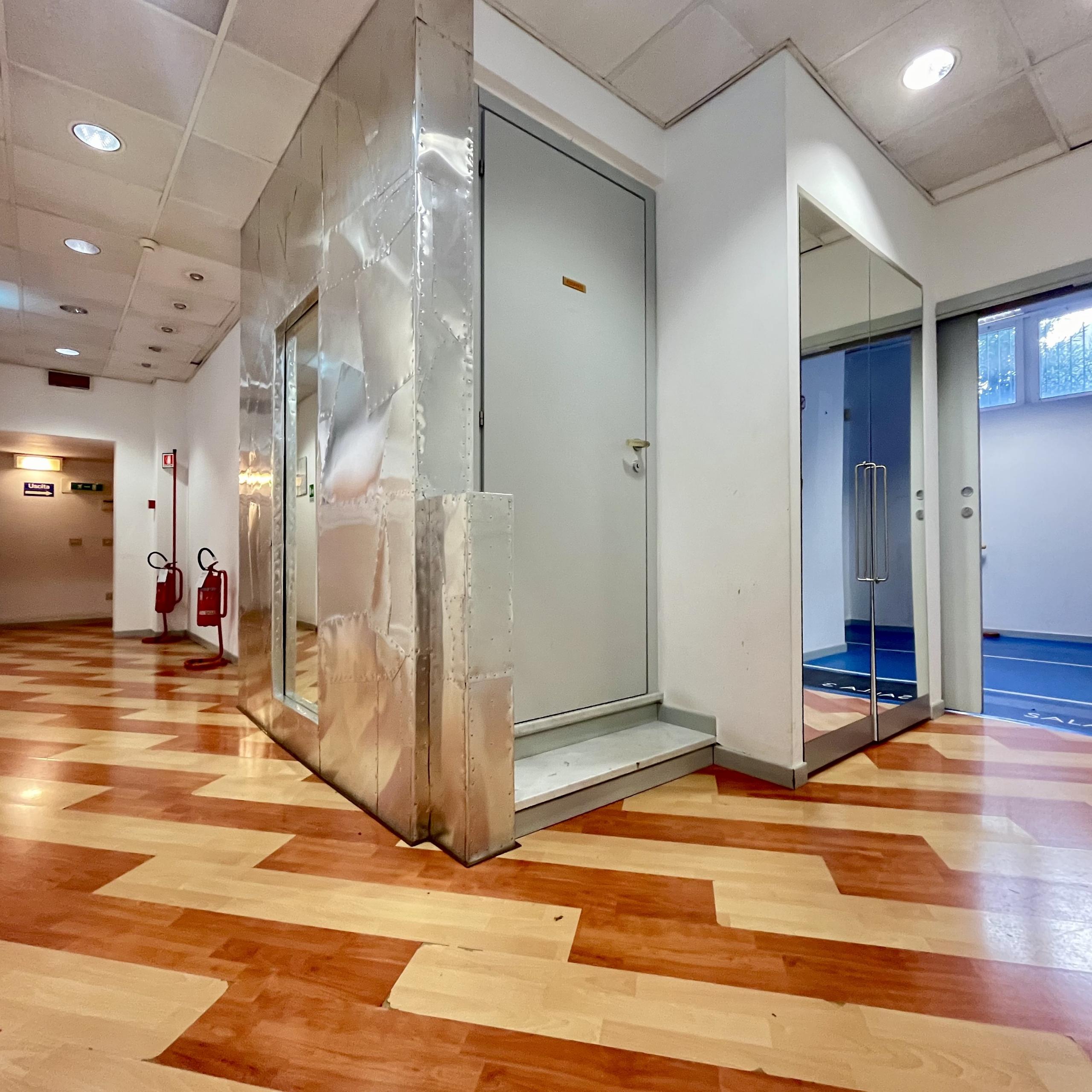 corridoio, luci, porta, finestra, spazio commerciale