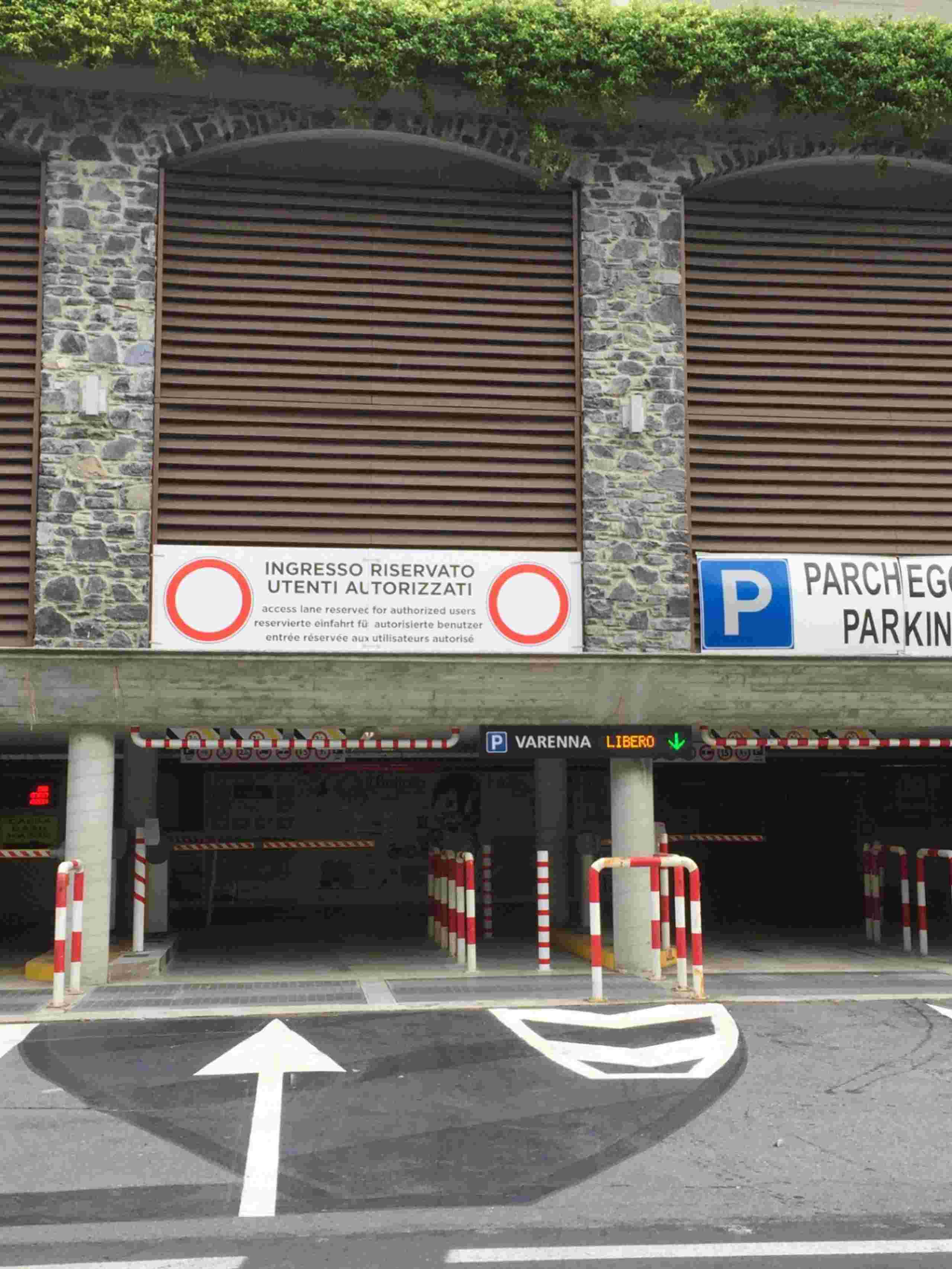 ingresso parchceggio, dissuasori, segnaletica