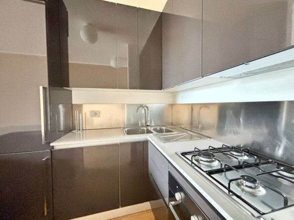 gas burners, kitchen, sink, oven