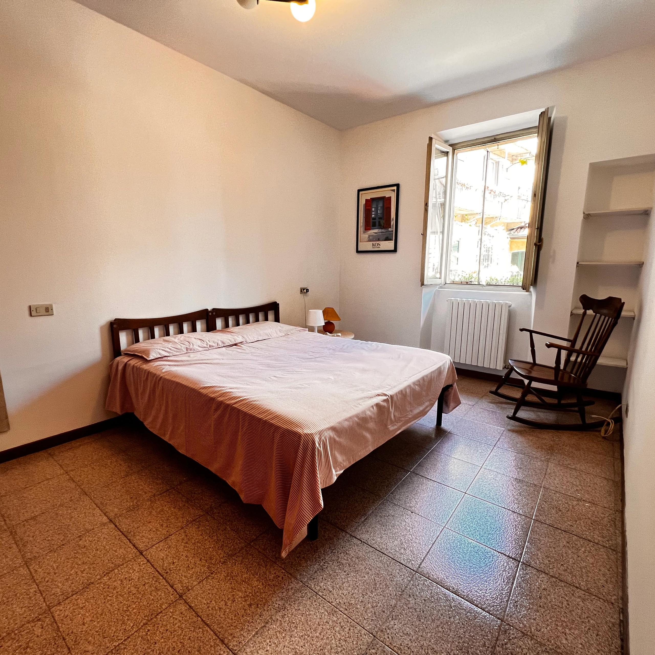 camera da letto, letto, sedia, finestra, specchio