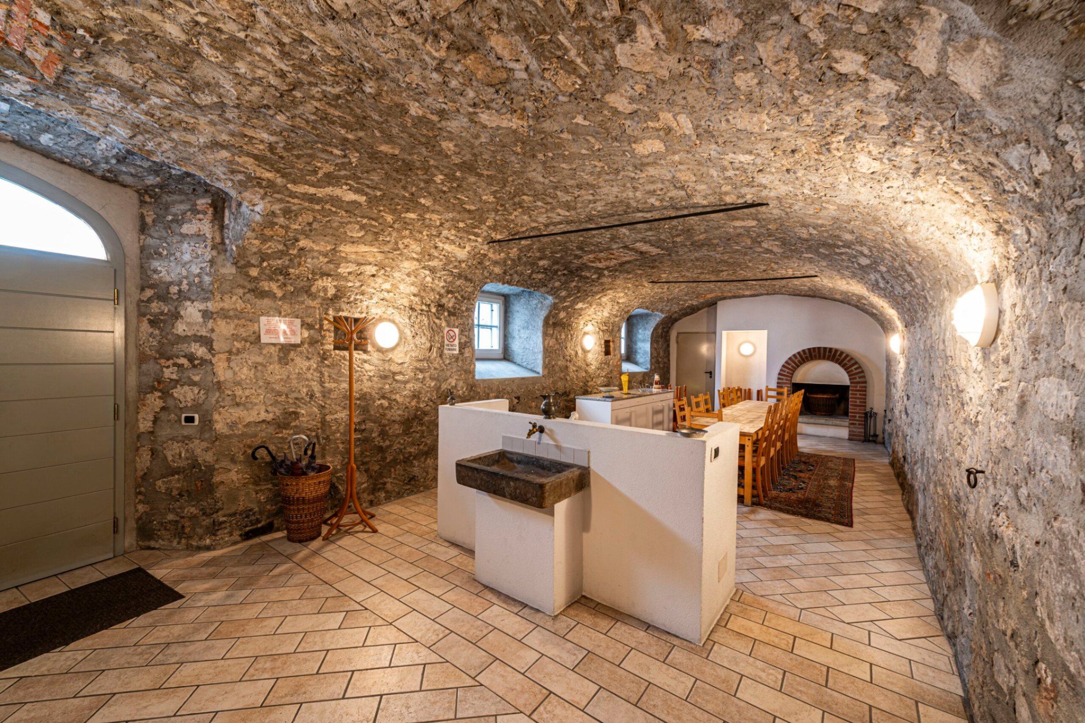 Stone walls, Kitchen, Dining room, Fireplace, Windows