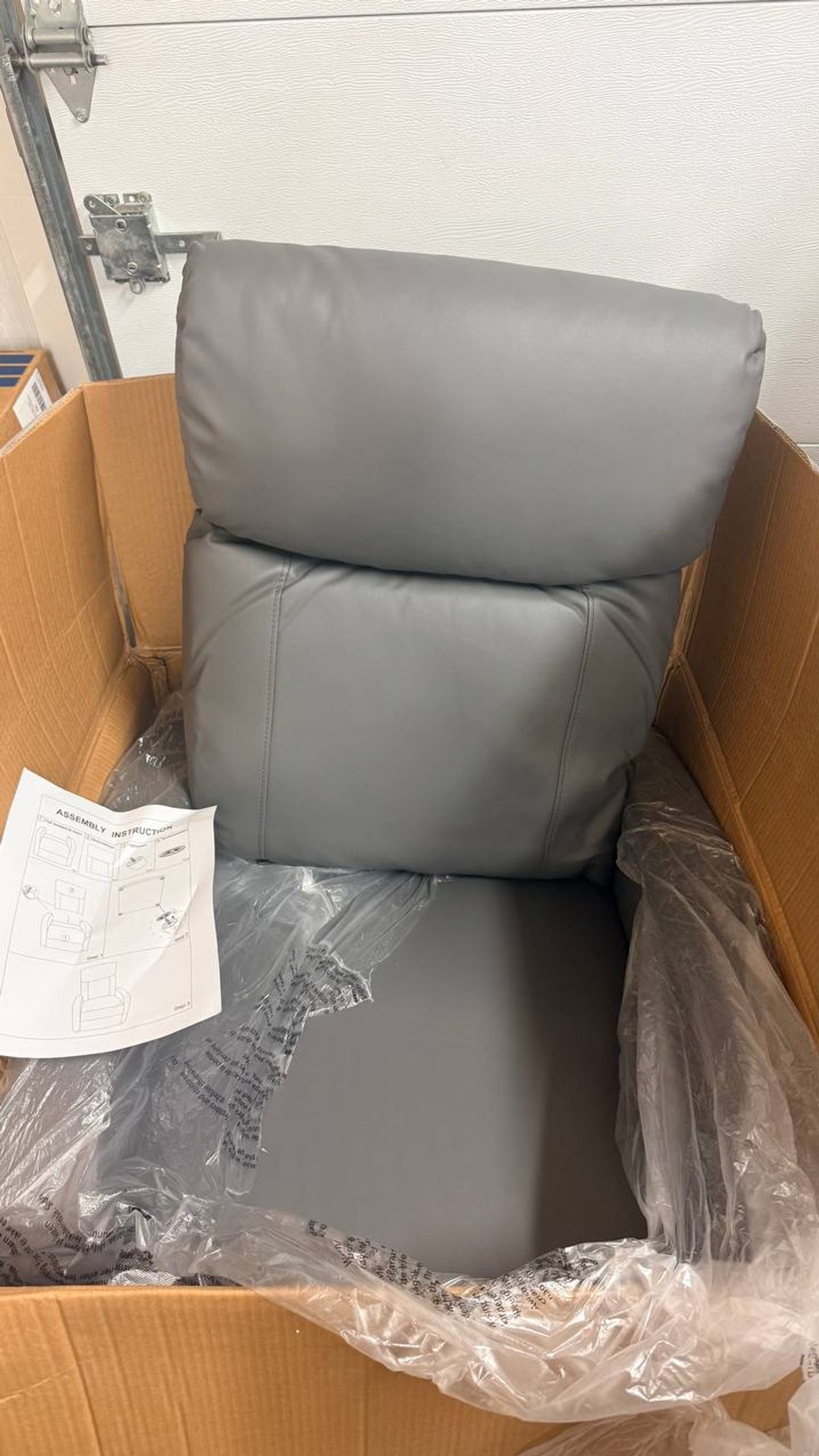 Korser Modern Leather Push-Back Recliner Chair 8