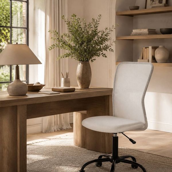 White Mesh Office Chair – New in Box – Ergonomic Desk Chair