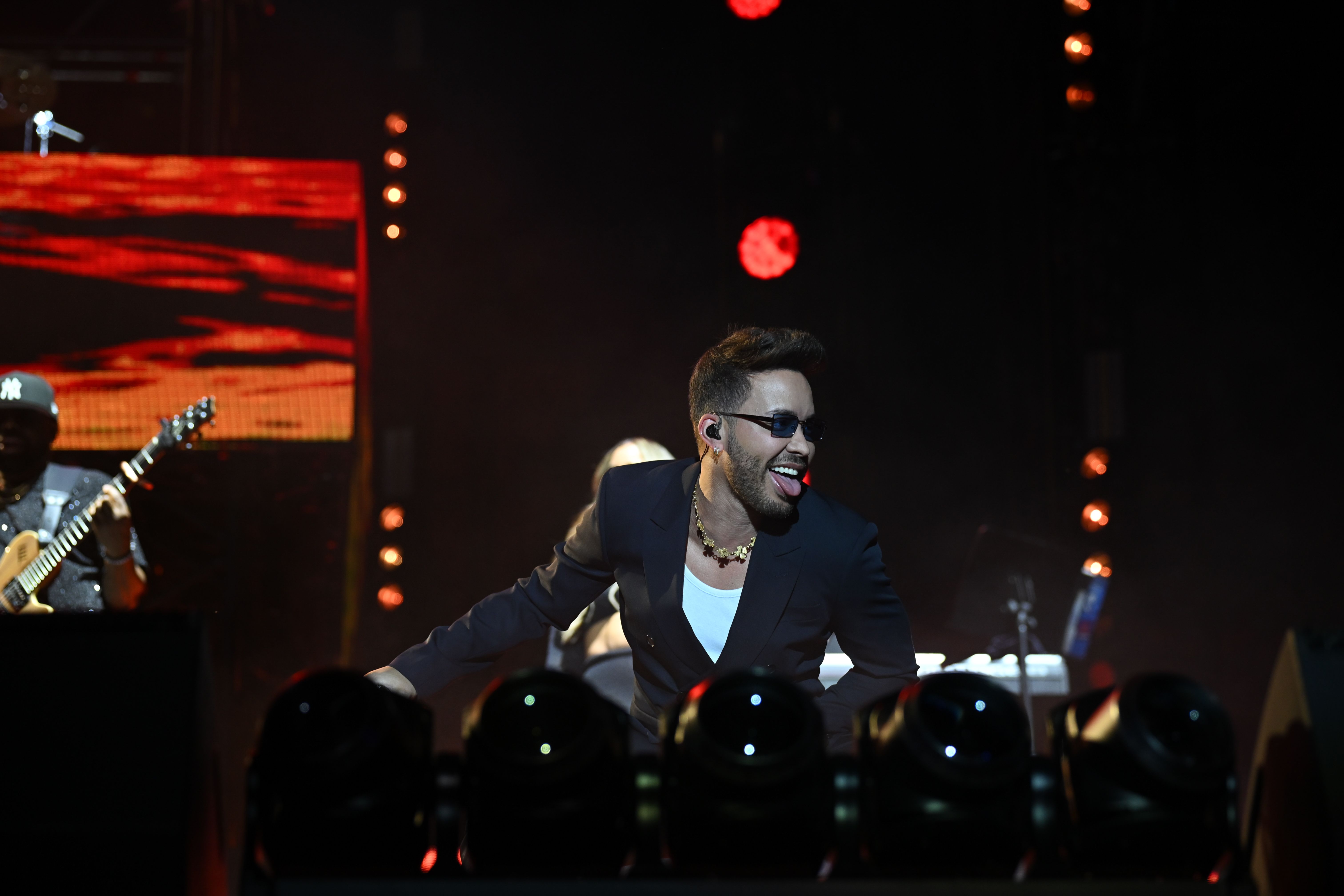 Prince Royce cantando icónica 2026 (Sevilla)