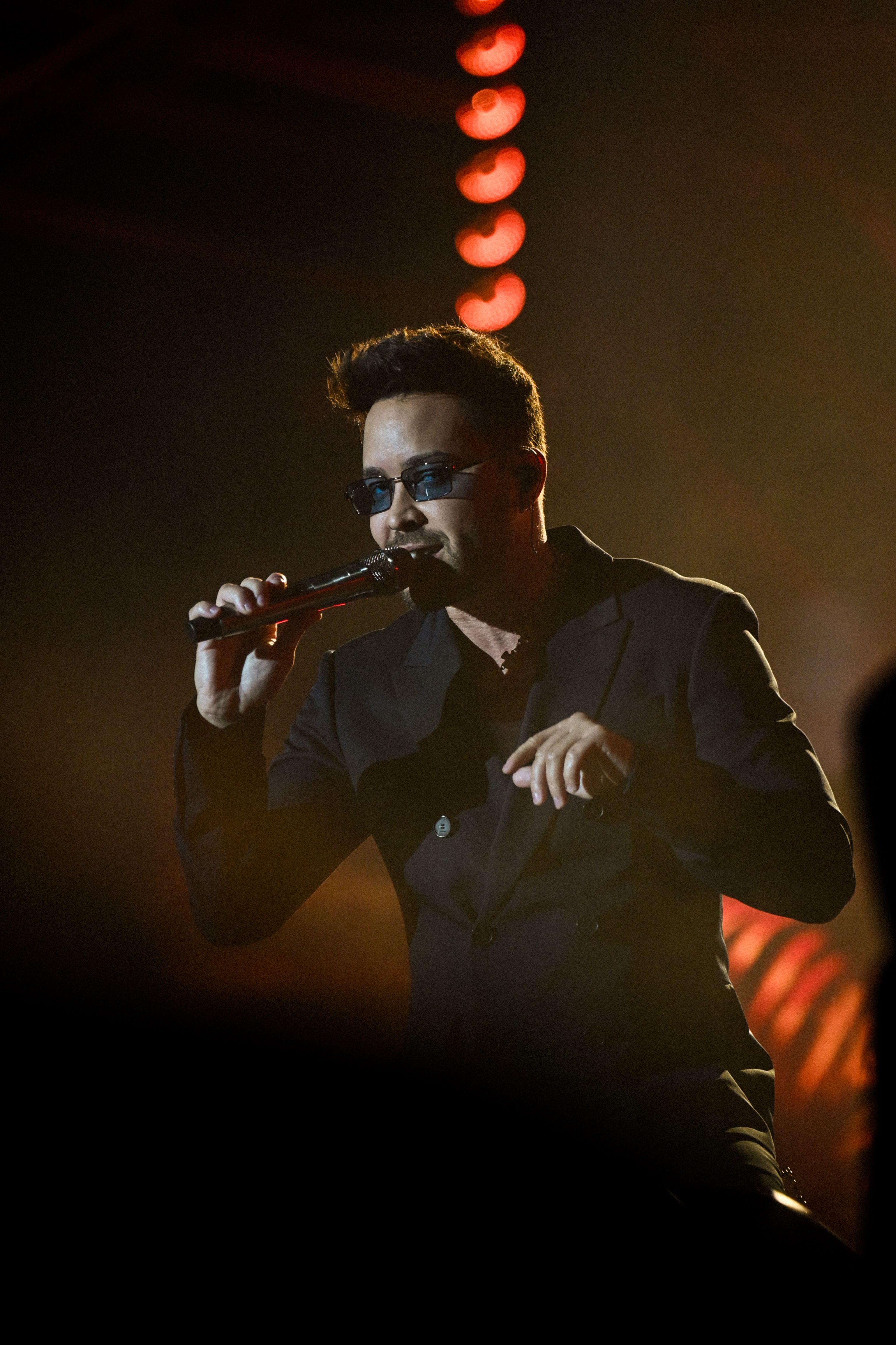 Prince Royce cantando icónica 2026 (Sevilla)