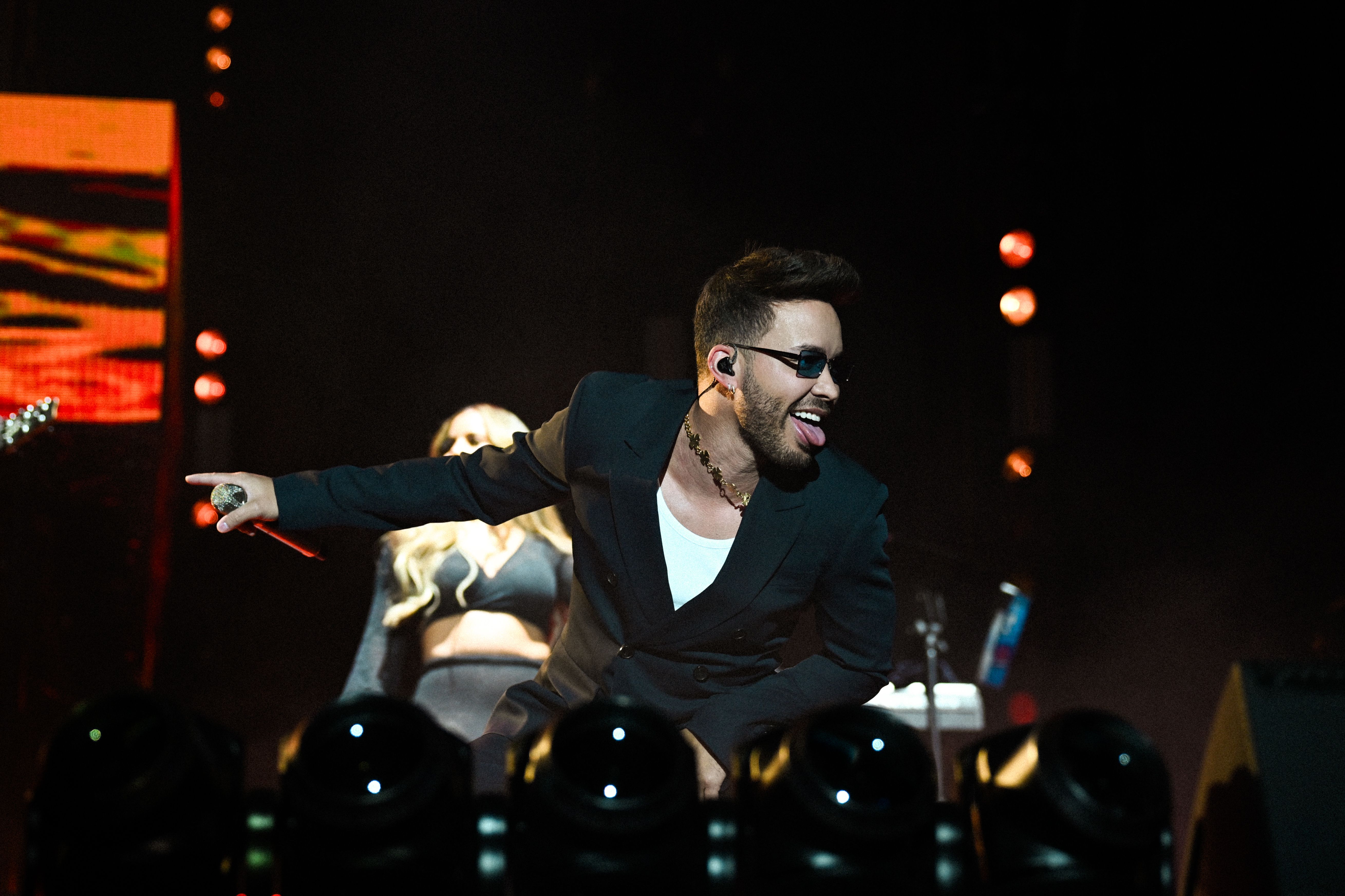 Prince Royce cantando icónica 2026 (Sevilla)