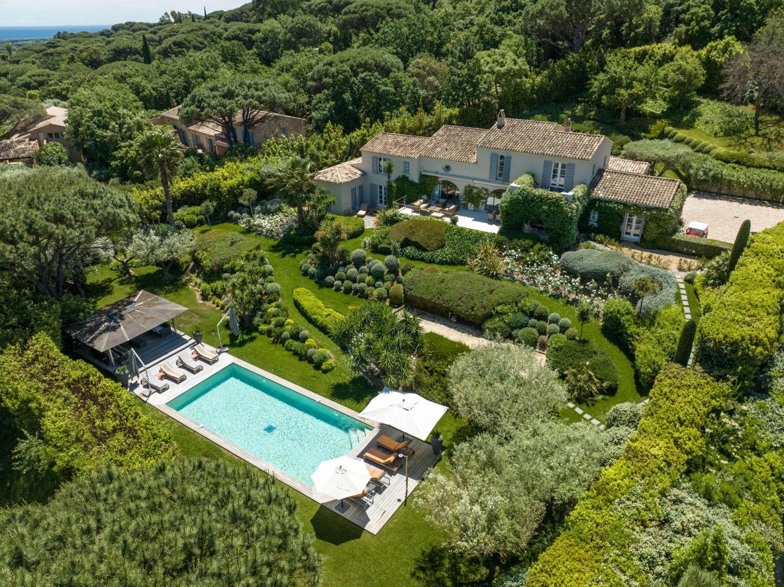 Private Light-Filled Villa near Route Des Plages, Saint-Tropez, France