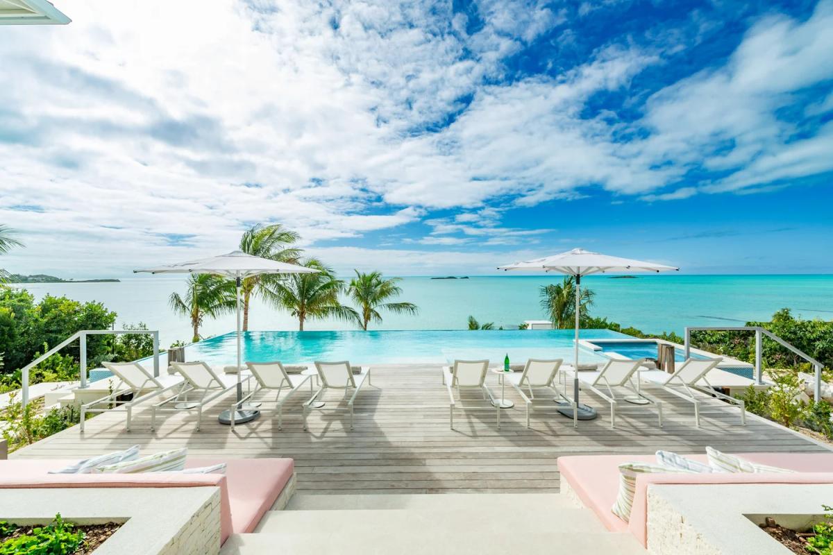 Luxurious and Tranquil Beachfront Villa in Turtle Tail, Turks and Caicos
