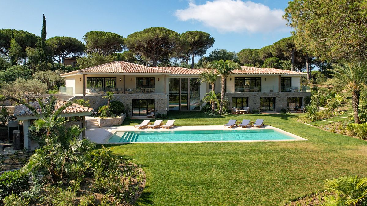 Luxury Villa on La Pointe de l’Ay in St Tropez, France