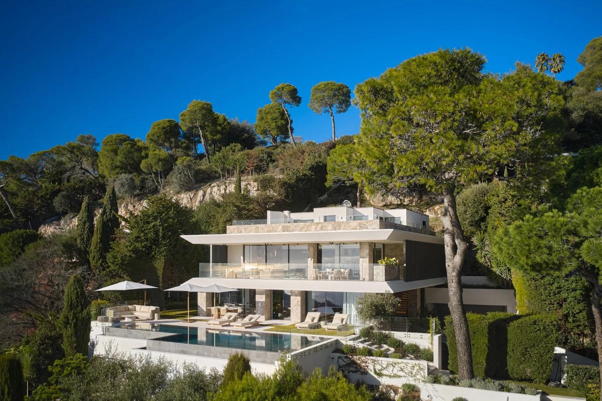 Modern Residence in the Private Domaine de Castellet, Villefranche-sur-Mer, France