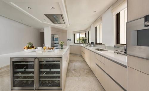 waterfront villa Cap Ferrat kitchen