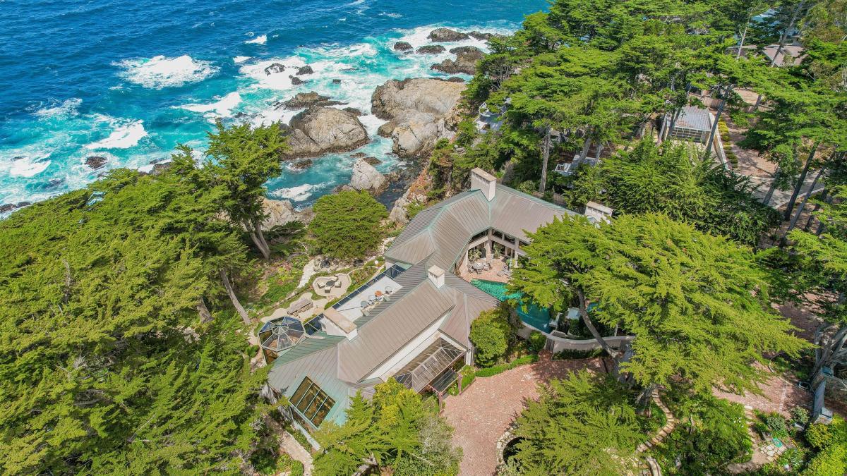 Unmatched Oceanfront Estate on the California Coastline, Carmel, USA