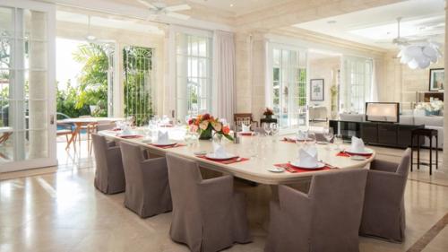 Villa Paynes Bay Barbados dining
