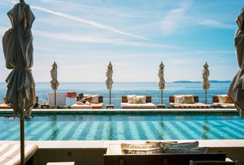 Lily of the Valley Hotel 