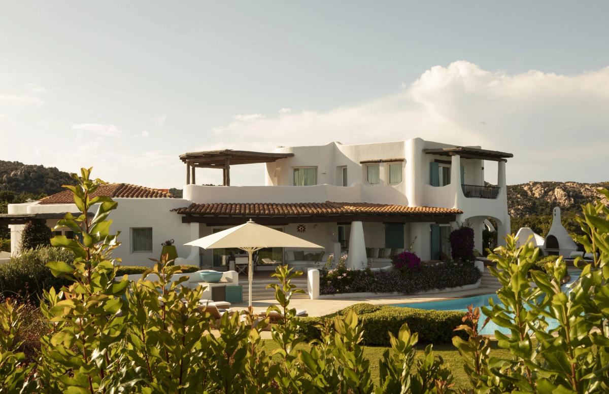 Whitewashed Retro-glamour Villa near Porto Cervo on the Costa Smeralda, Sardinia
