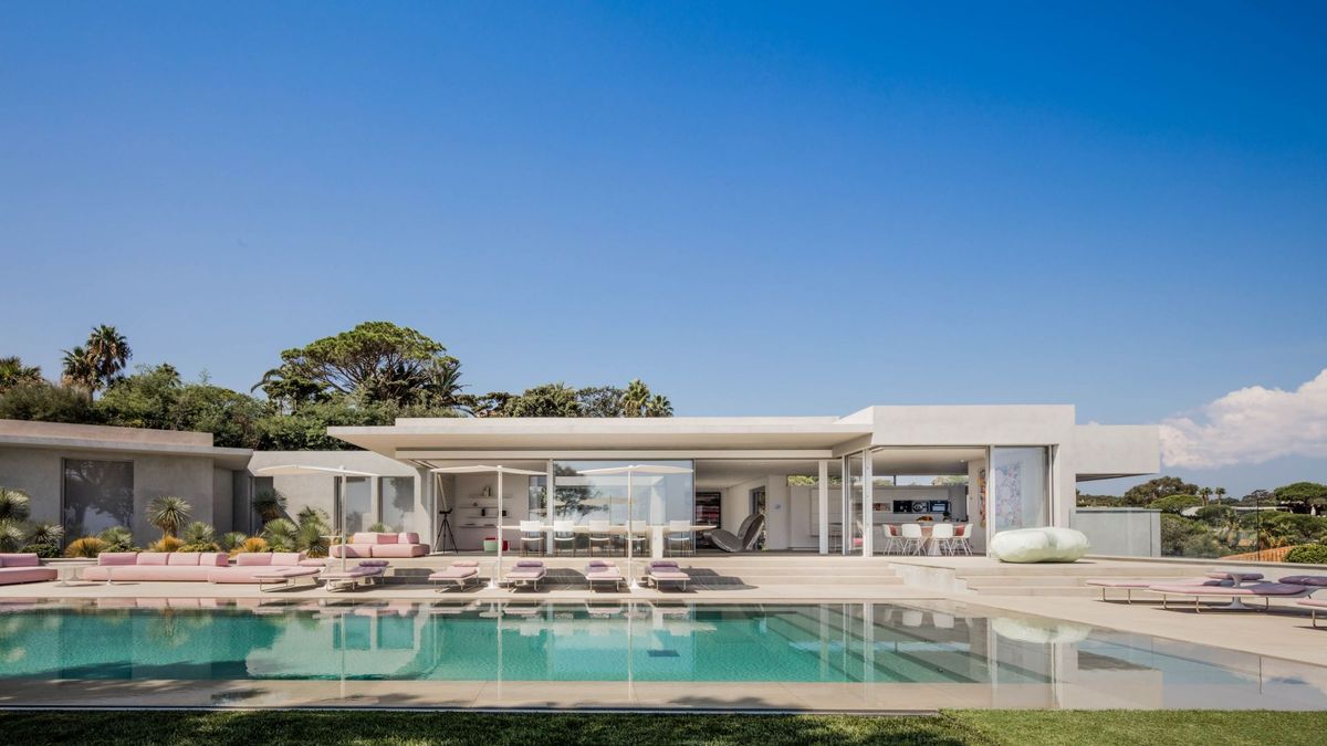 Modern Art-Filled Villa near Club 55 and Nikki Beach in Pampelonne, St Tropez, France