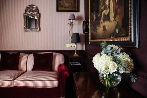 Second sitting room
