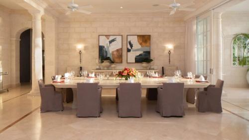 Villa Paynes Bay Barbados dining