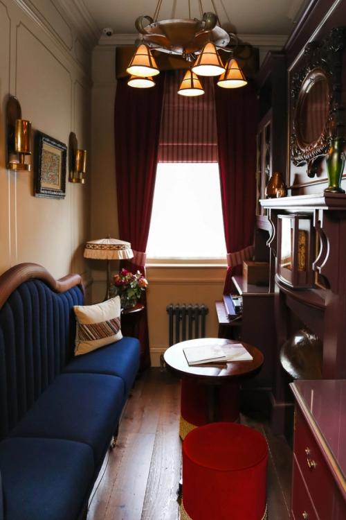 First-floor snug