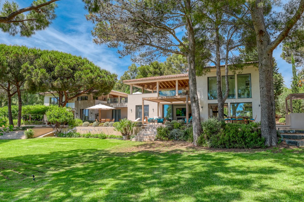 Newly Built Contemporary Green Haven with Sea Views, La Croix Valmer, France