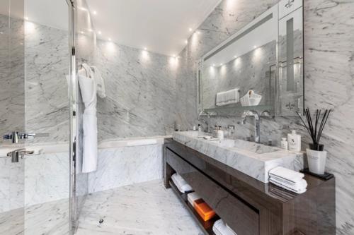 Ultima Geneva Grand Villa