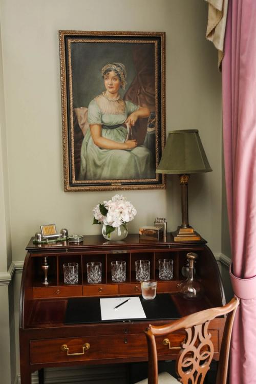 Principal sitting room