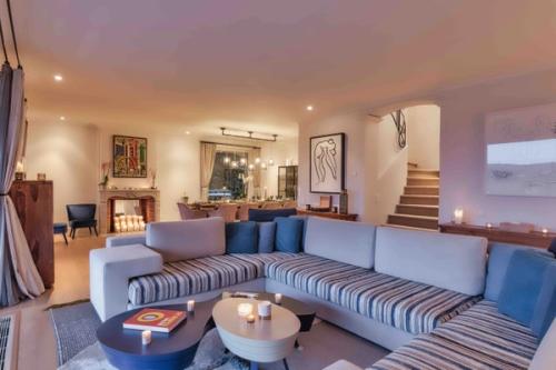 St Tropez Villa