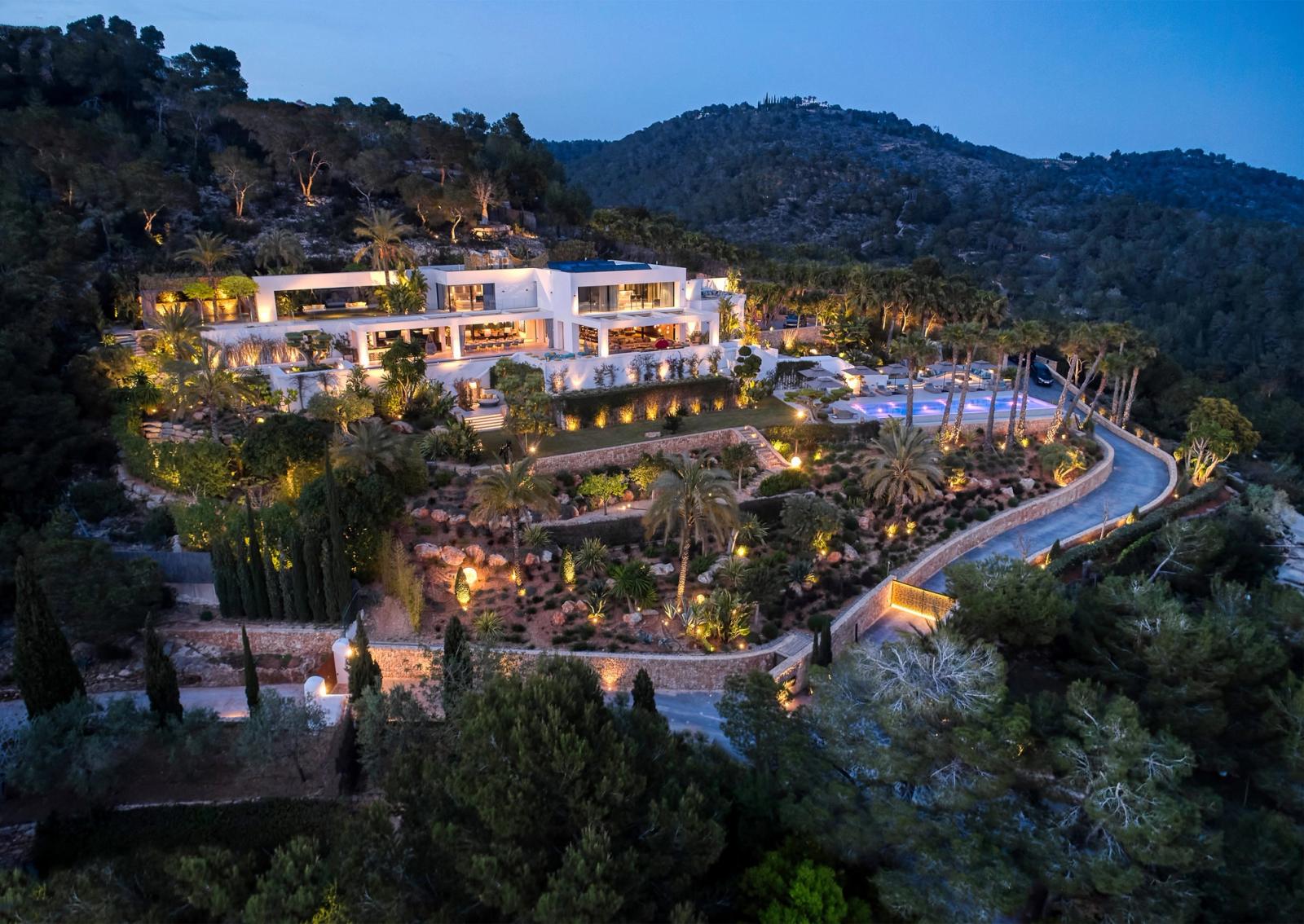 Perfectly Positioned Private Villa with Panoramic Views, Ibiza