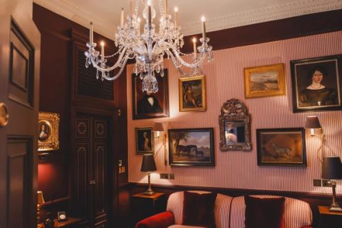 Second sitting room