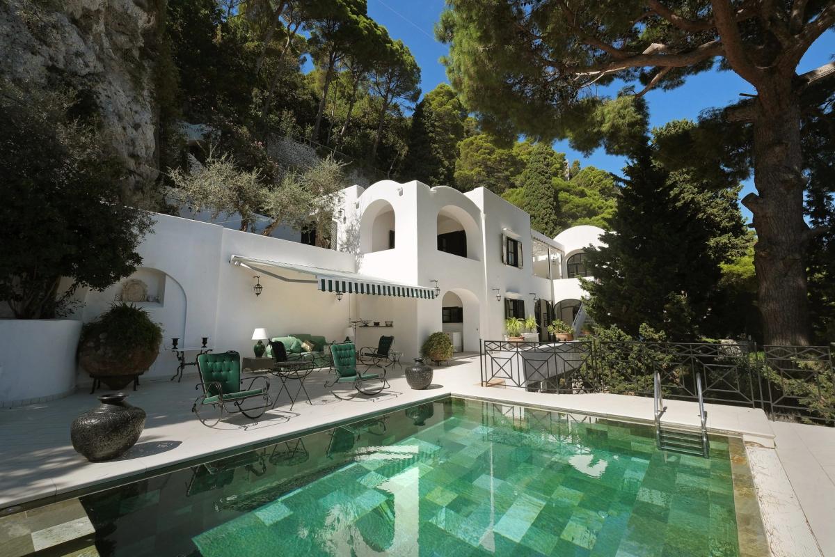 Elevated Escape with Panoramic Views over Capri, Italy