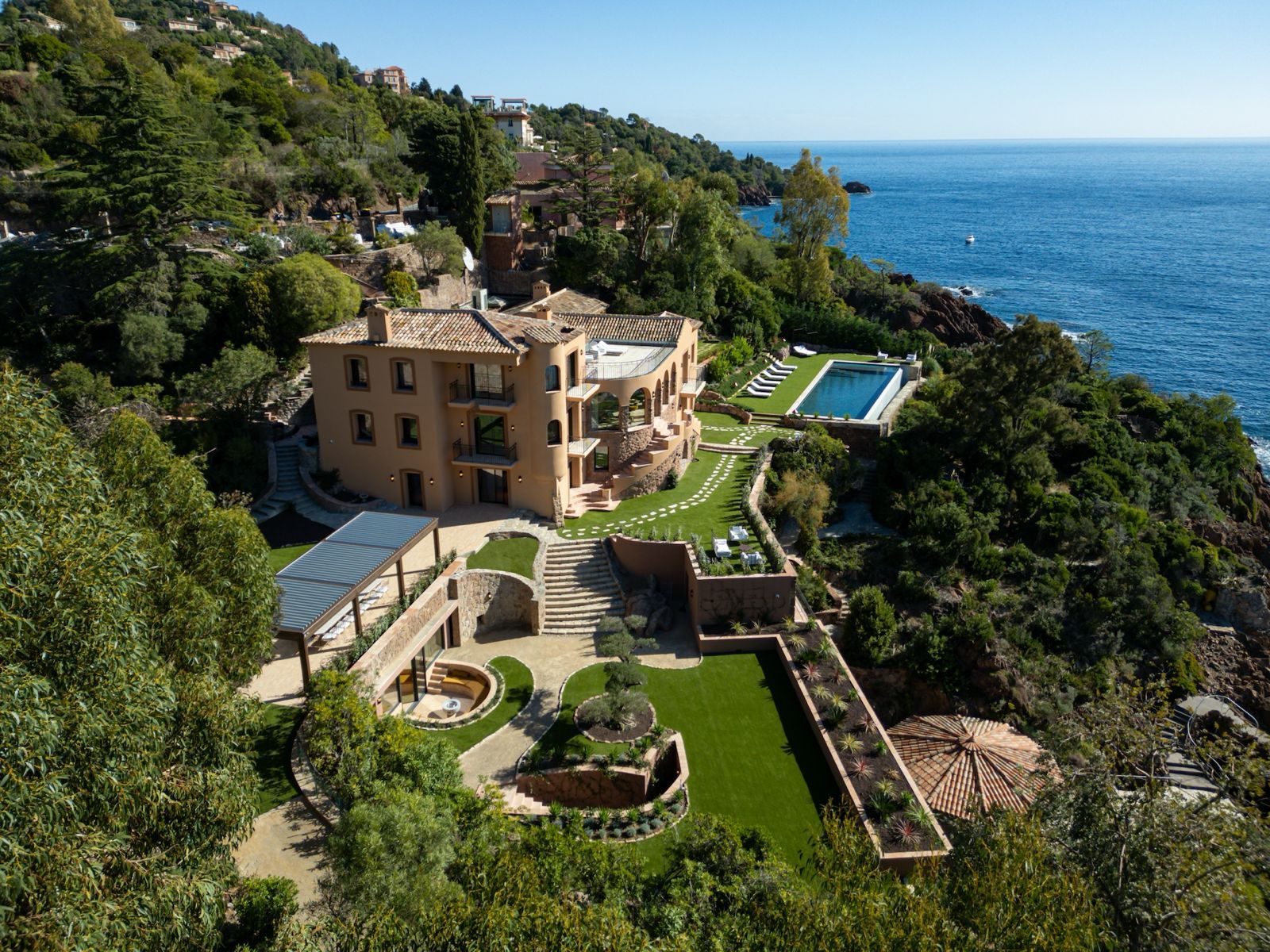 Newly Refurbished Waterfront Villa with Private Dock, Théoule-sur-Mer, France