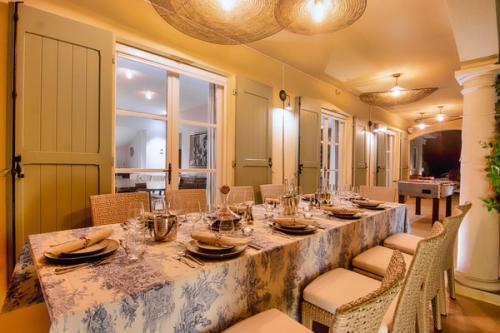 New Villa with Sunset Views in Saint Tropez Dining Terrace