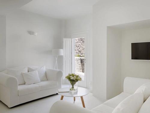 nafsika_estate_villa_santorini
