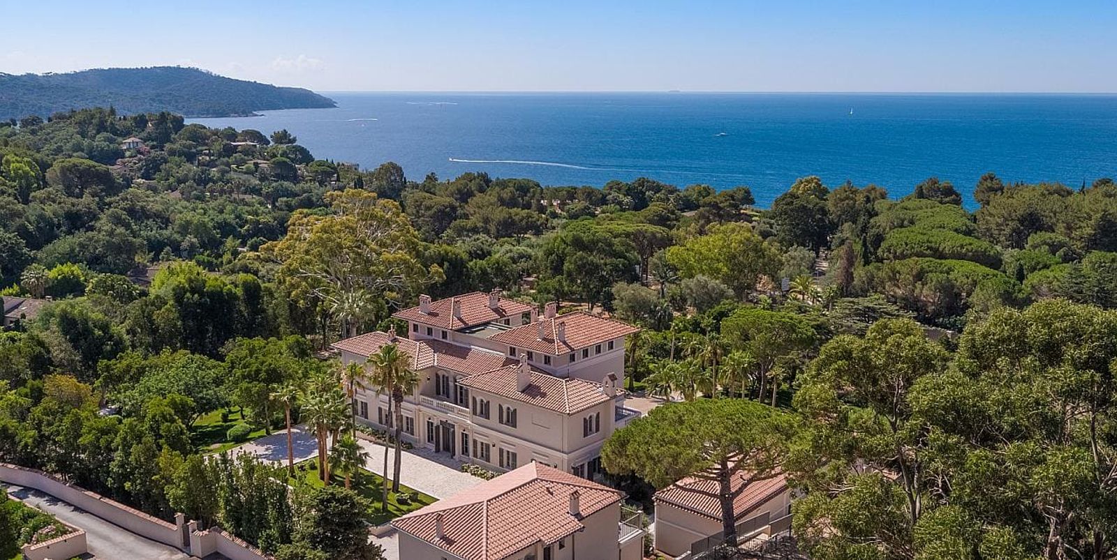 Delightful Domaine in Private Park in La Croix Valmer near St Tropez, France